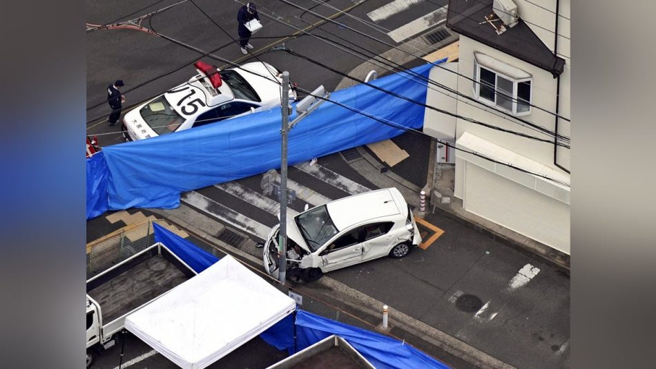 警官が複数回発砲、追跡中の車運転の男性死亡…大阪・八尾の路上 : 読売新聞