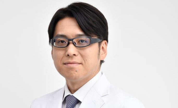 医学部マンガ『Dr. Eggs』作者と対談した医師　解剖実習シーンに「一流のすごさを感じた」 | 概要 | AERA dot. (アエラドット)