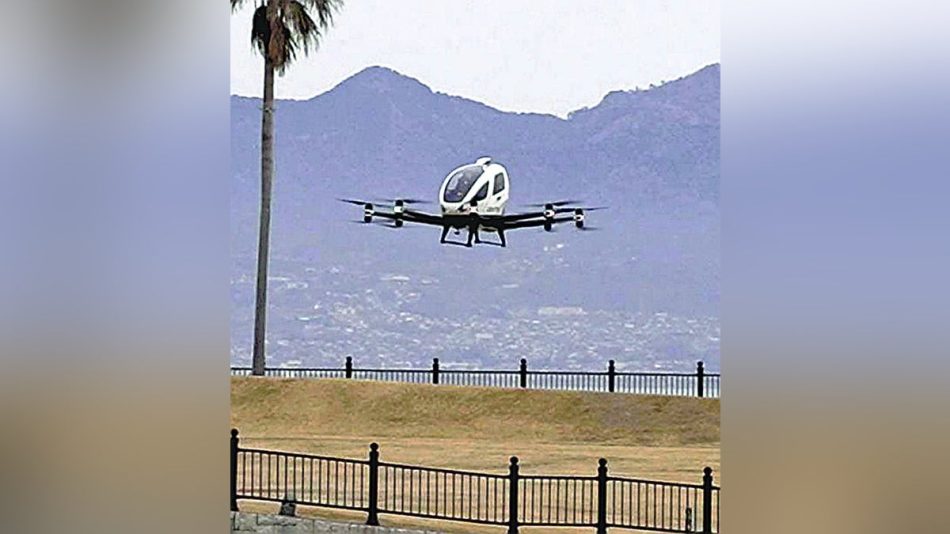 「空飛ぶクルマ」有人飛行成功、屋外では国内初…大分市で : 読売新聞