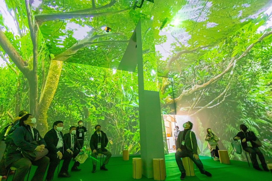 世界初技術で、空間型VRを低コストで提供するフォレストデジタル株式会社が『第三回　大阪・関西万博 開催支援EXPO』の一般社団法人夢洲新産業・都市創造機構ブース内に展示。 | フォレストデジタル株式会社のプレスリリース