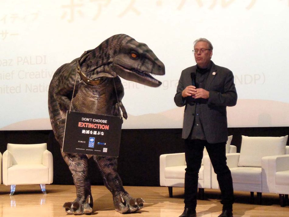 「絶滅を選ぶな」 初来日した恐竜フランキーがアピール 大阪・関西万博開幕1年前イベントで | 電波新聞デジタル