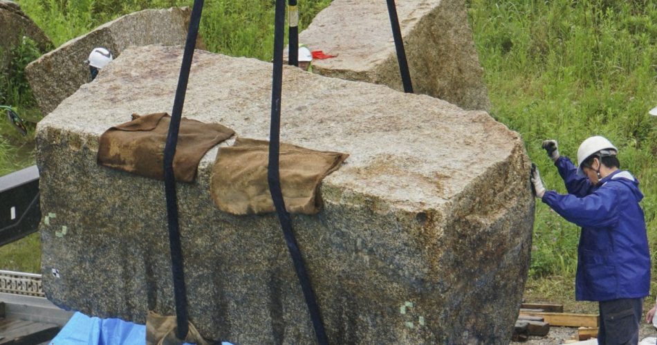 万博トイレに「残念石」　識者「文化財の活用と言えない」と批判 | 毎日新聞