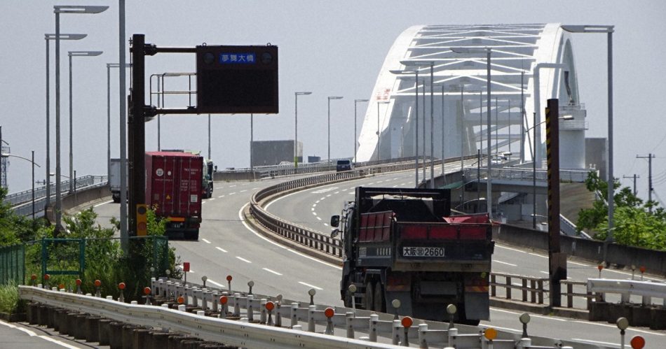 万博で「子ども専用列車」検討 小中高生の無料招待で 大阪市長 | 毎日新聞
