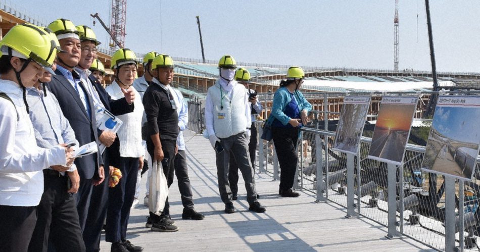 立憲、万博会場視察　辻元代表代行ら24人　／大阪 | 毎日新聞