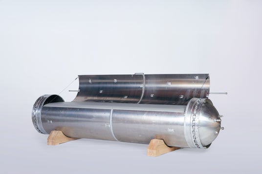 ２０２５年日本国際博覧会（大阪・関西万博）に常設予定のアップサイクル家具『宇宙タンクベンチ』を、9/14（土）より大阪なんばガリレアコート（旧ロケット広場）にて展示スタート - 札幌経済新聞