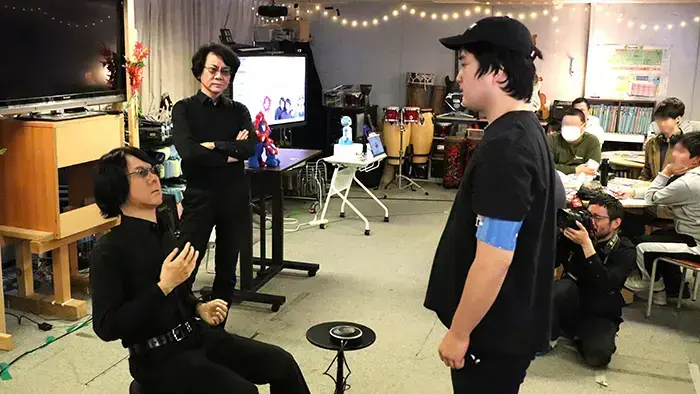 石黒教授、アンドロイドで特別授業 「アバターの教師は安心感ある」