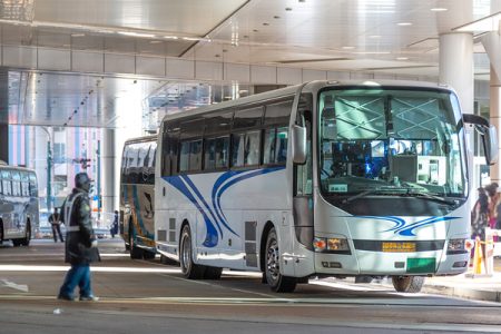 大阪－徳島の高速バス「500円」に！ 県が大盤振る舞い実施へ フェリーも対象 大阪万博から「徳島きて！」 | 乗りものニュース