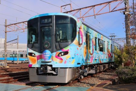 323系車内空間演出車両「JR WEST Parade Train（パレードトレイン）」お披露目 | 話題 | 鉄道新聞