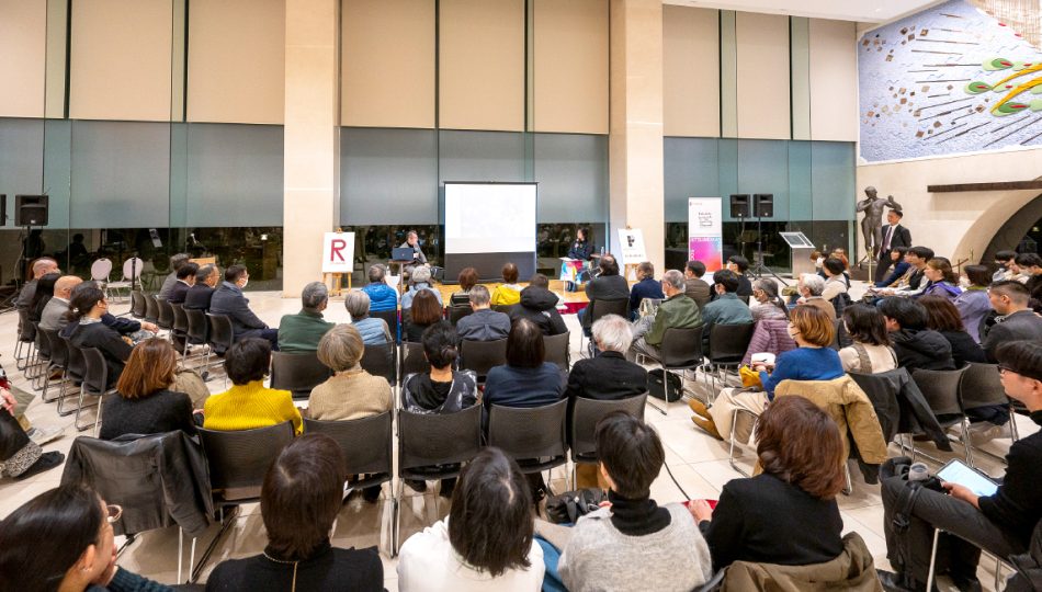 「絵は読むもの？」内田也哉子さんとの対話型鑑賞会を開催 ｜立命館大学