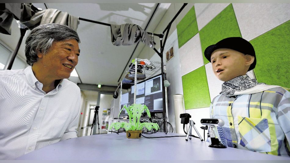 ＡＩロボと人類の「共生」体験…自然な会話、「喜び」「驚き」の表情も : 読売新聞