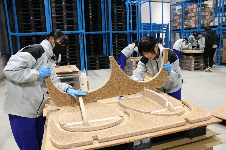 大阪・関西万博の休憩用ベンチを卒業制作で　京都府亀岡市の育親学園の9年生「作ったと自慢できる」｜社会｜地域のニュース｜京都新聞