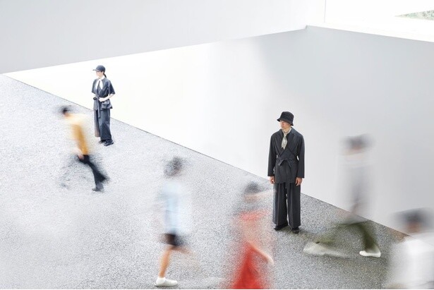 大阪・関西万博「日本館」のユニフォームは「日本の美意識を纏う」がコンセプト！“着物”の構造から考案 - コラム - 緑のgoo