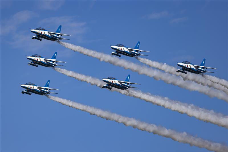 開幕初日の4月13日会場上空でブルーインパルスが展示飛行を実施～大阪府内を飛行するのは35年ぶり～ | EXPO 2025　大阪・関西万博公式Webサイト