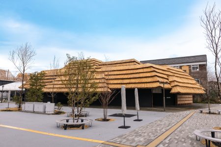 小山薫堂氏がプロデュース、隈研吾氏が建築意匠監修したパビリオン〈EARTH MART〉 ｜流行・トレンド・海外事例｜TECTURE MAG（テクチャーマガジン） |　空間デザイン・建築メディア