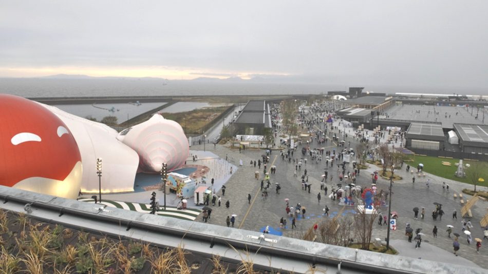 大阪・関西万博の西ゲート周辺、「西陣織」「海のドーム」「サウナ」とこだわり派集結 | 日経クロステック（xTECH）