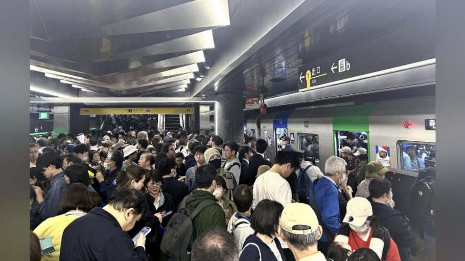 大阪万博:大阪メトロ中央線、全線で一時運転見合わせ…万博の帰宅客らで混雑 : 読売新聞