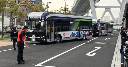 「並ばない万博」以前の問題だろ！ガラガラなのにバスに乗れない“謎システム”にため息が出る… | News&Analysis | ダイヤモンド・オンライン