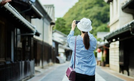 大阪・関西万博で「大阪方面の旅行はやめた」「GWは京都には近寄らない」　物価高や円安が旅行計画に影響【読者アンケート結果発表】 | AERA DIGITAL（アエラデジタル）