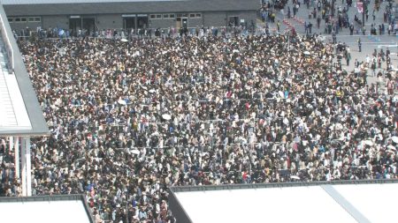 【速報】大阪・関西万博　ゴールデンウィーク4日目のゲートでは長蛇の列「並ばない万博」掲げるも…東ゲート午前9時台軒並み「混雑」（MBSニュース） - Yahoo!ニュース