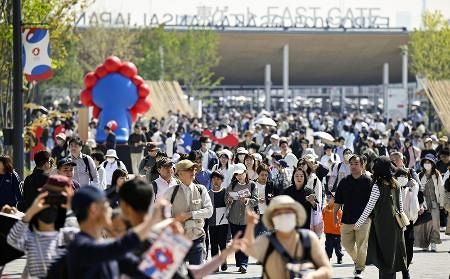 万博飲食、２千円と高くても盛況　集客に明暗、弁当やコンビニも可：東京新聞デジタル