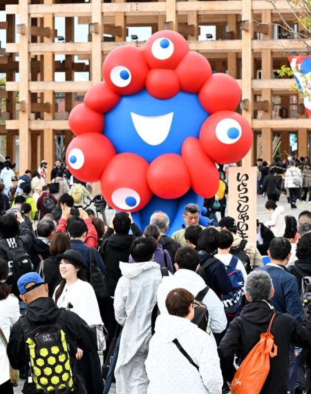 万博キャラ「ミャクミャク」生みの親が語る思い　神戸育ちの山下浩平さん「みなさんが育ててくれた」|経済ニュース|神戸新聞NEXT