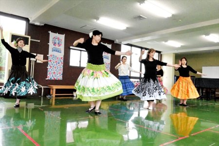 福島県いわき市のフラ女将、大阪・関西万博へ　２０日に３曲披露　「常磐もの」もＰＲ　本番控え地元でリハーサル | 福島民報