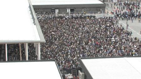 【速報】万博・きょうも東ゲート前に長蛇の列　満員だった土日の朝や午前入場枠が「予約可能に！」きょうはだんじり大集合（MBSニュース） - Yahoo!ニュース