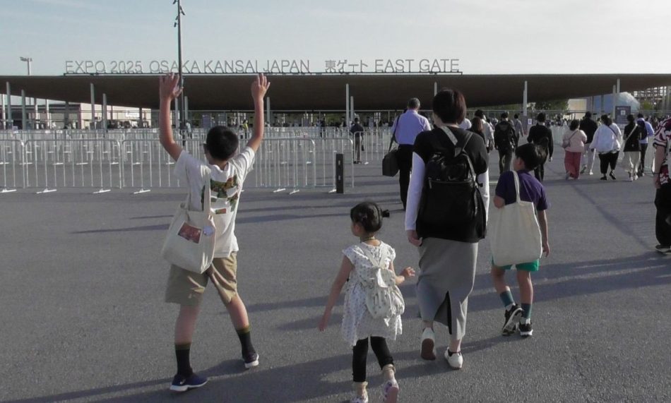 【家族連れ必見！】万博「通期パス」購入し“2回目のリベンジ”のはずが…思わぬ落とし穴に四苦八苦！「予約ログインだけで40分待ち」「パビリオンが怖くて涙…幼児はやっぱり遊具」「無料スタンプにも行列！？」（2025年5月11日掲載）｜YTV NEWS NNN