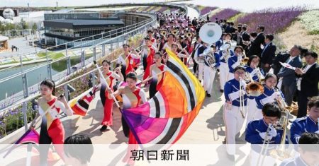 最大のマーチング、ギネス世界記録を達成　万博会場で1万2千人演奏 [大阪府] [大阪・関西万博2025]：朝日新聞