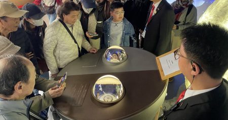 貿易戦争の米中が万博でも対決　月の覇権争いに「あの人」の影　 | 毎日新聞