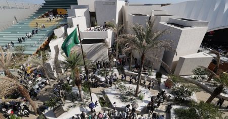 大阪万博のサウジアラビアパビリオン、迷宮のような伝統的市場「スーク」の魅力 - 日本経済新聞