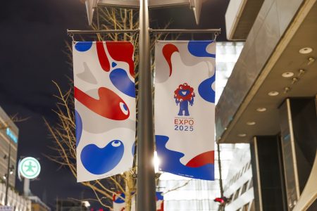 「大阪万博に孫を2人連れて行ったら地獄だった...」孫育てという苦行。「家族イベントの落とし穴」を専門家が解説 | FORZA STYLE｜ファッション＆ライフスタイル[フォルツァスタイル]