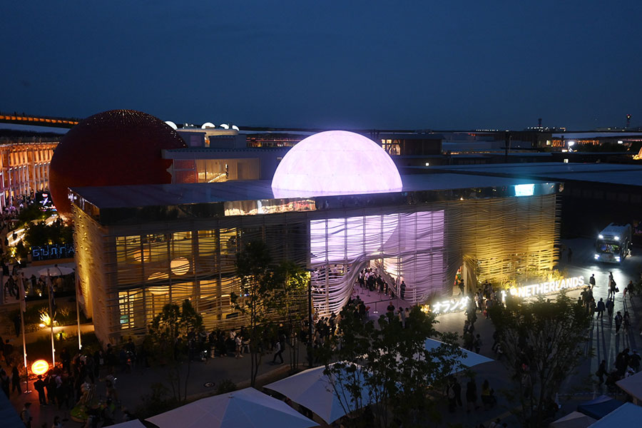 実は1970年「大阪万博」と関連? オランダ館の怪しく光る巨大球体 » Lmaga.jp