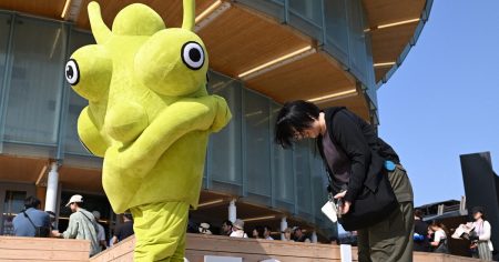 万博で人気を集める各国の「ゆるキャラ」たち ［写真特集1/13］ | 毎日新聞