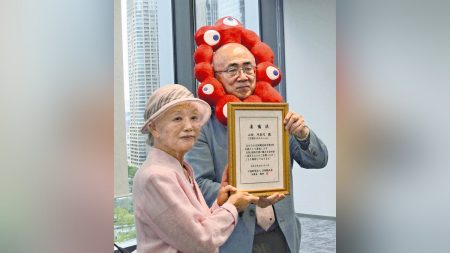 大阪万博:万博おばあちゃん、全パビリオンを制覇したその日に「万博ＰＲ大使」に就任 : 読売新聞