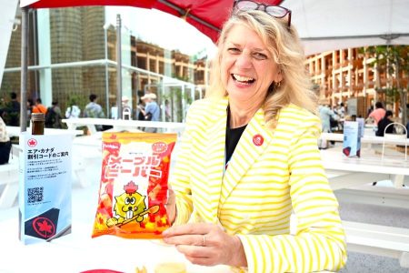 万博期間限定、５５年来の縁あるカナダ館とあられ「ビーバー」コラボ » Lmaga.jp