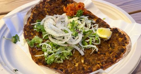 大阪万博「2000円グルメ」記者の10選　トルコやインド、コスパよく本場の味堪能 - 日本経済新聞