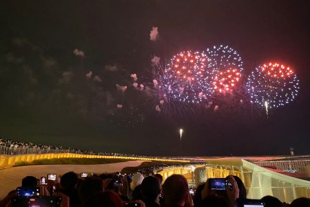 万博１６万２０００人来場で開幕以来最多、花火に歓声あがる » Lmaga.jp