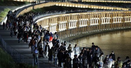 大阪万博の大屋根リング、南側350メートルを保存提案へ　府・市 - 日本経済新聞