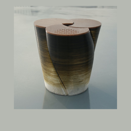 大阪・関西万博の日本政府館「ファクトリーエリア」でバイオマスプラスチック素材のスツールを展示！ – 金沢大学