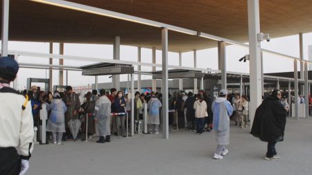 【速報】万博会場で両ゲートのQRコード読み込みトラブル　“多くの人が入場ゲートで足止め”　30分間入場に時間がかかる事態に（MBSニュース） - Yahoo!ニュース