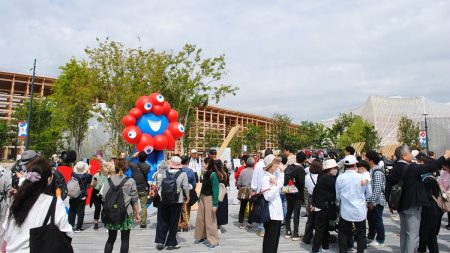 マスコミの｢万博叩き｣は何だったのか…2回訪れて納得した｢ポジティブ評価93%の理由｣と｢休める意外な穴場｣ 狙い目は｢6月火水木の夜間チケット｣ | PRESIDENT Online（プレジデントオンライン）