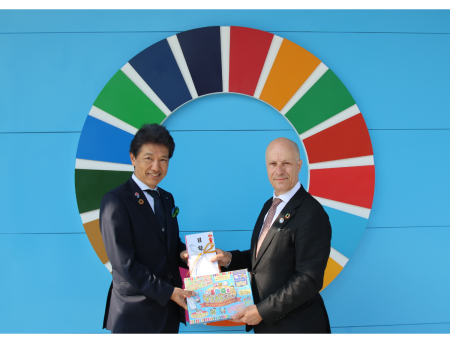 2025 年大阪・関西万博 国連パビリオンへ19 種類、約 36,000 冊の 『るるぶ』 書籍を寄贈｜ニュースルーム｜JTBグループサイト