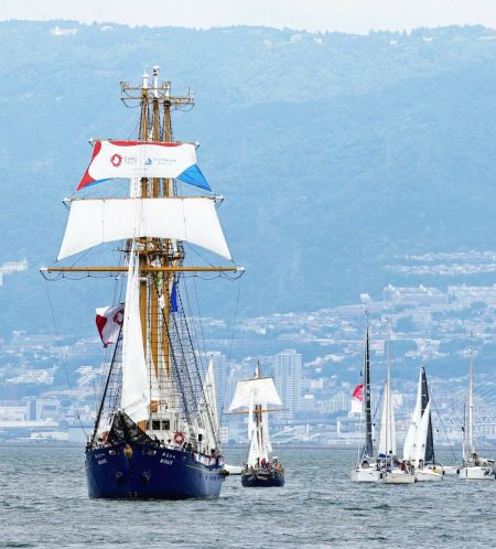 万博周辺　帆船パレード　大阪湾を８キロ航行 | 沖縄タイムス＋プラス