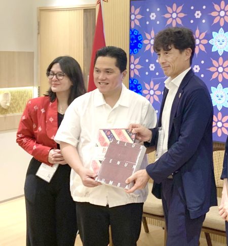 ＪＦＡ宮本恒靖会長　大阪・関西万博で次戦のインドネシアパビリオンに来訪「代表の試合は勝たないといけない」 - スポーツ報知