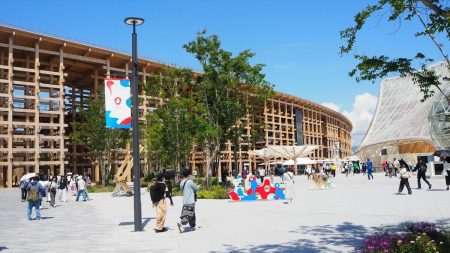 大阪・関西万博「アクセスの悪さ」は本当か？ バスで行く万博「1970年 大阪万博」当時を回顧しながら実証＋オススメ紹介 | 佐滝剛弘の高速道路最前線 | 東洋経済オンライン