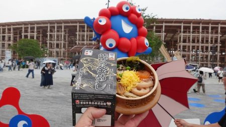 あの「崎陽軒」のシウマイ弁当が、大阪・関西万博で《関西バージョン》で販売！→食べて測ってみたら"違い"に驚いた | 外食 | 東洋経済オンライン