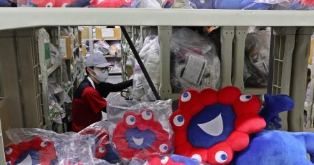 万博会場でミャクミャクグッズの落とし物相次ぐ　協会も想定外の多さ　中には入れ歯も… - 産経ニュース