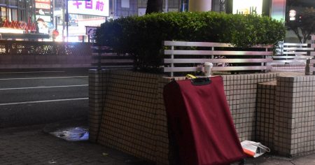 インバウンド「負の遺産」?　スーツケース放置　万博の大阪で問題化 | 毎日新聞