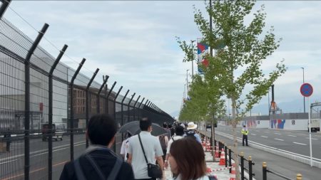 【大阪・関西万博】蒸し暑い…３０度超える気温　近畿各地・万博会場でも…　真夏日の中約１．６キロのゲート「迂回路」が運用開始　高橋記者が体験取材！　見えた利点と課題とは…？